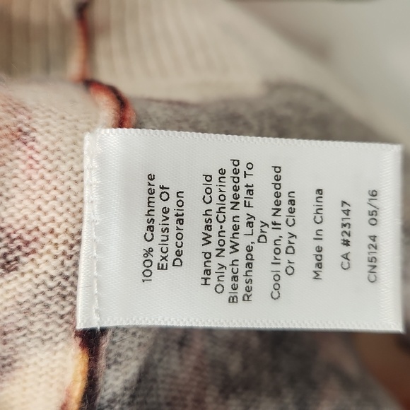 Talbots Petite Floral Cashmere Sweater - Picture 3 of 3